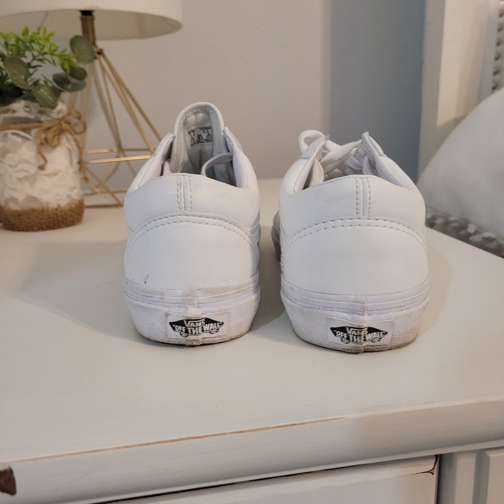 White vans - Picture 3 of 7